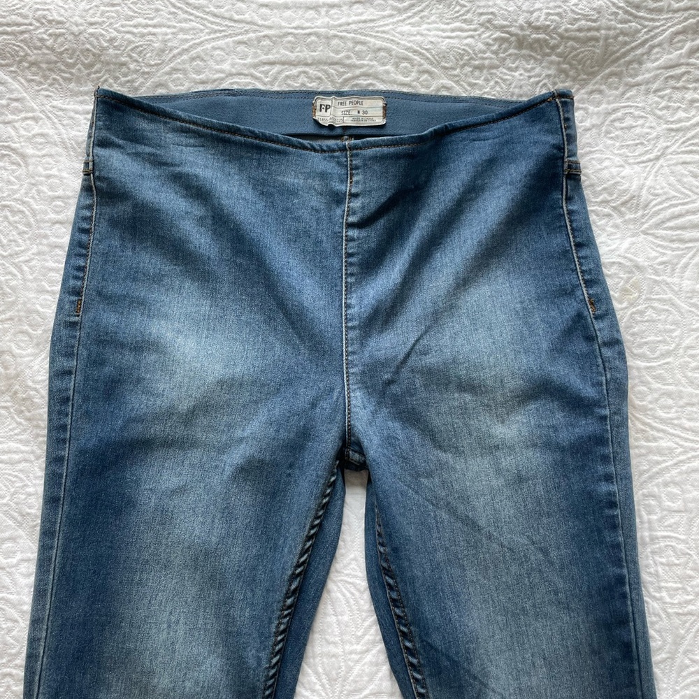 We the Free Gummy Flared Leg Mid Rise Pull-On Stretch Jeans